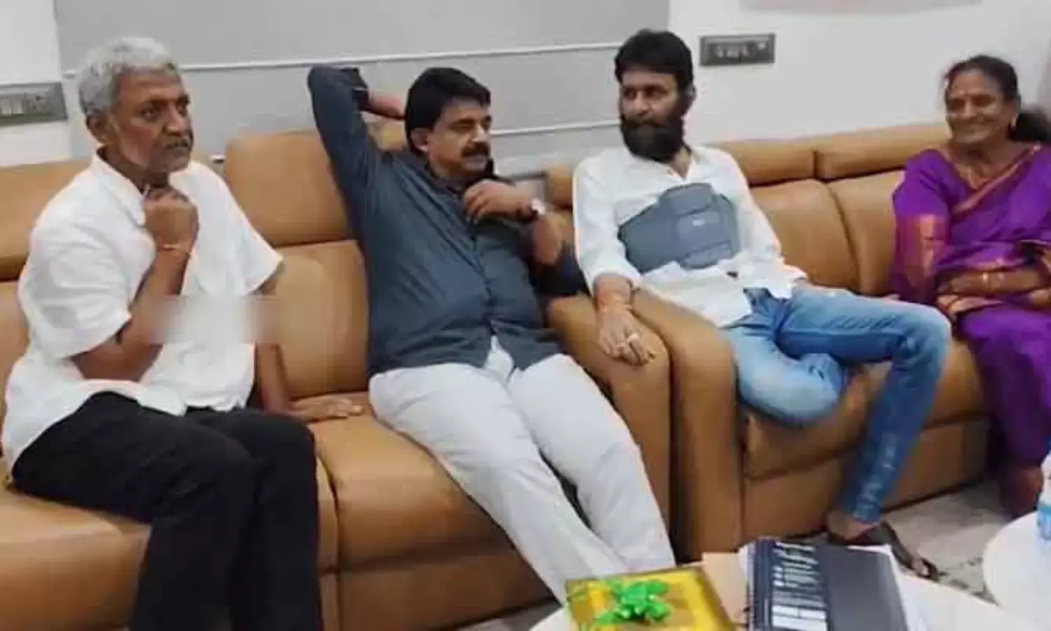 ఏంటి చిక్కిపోయావ్‌.. డైటింగ్‌గా.. వంశీతో కొడాలి కామెడీ నెక్స్ట్ లెవ‌ల్‌!